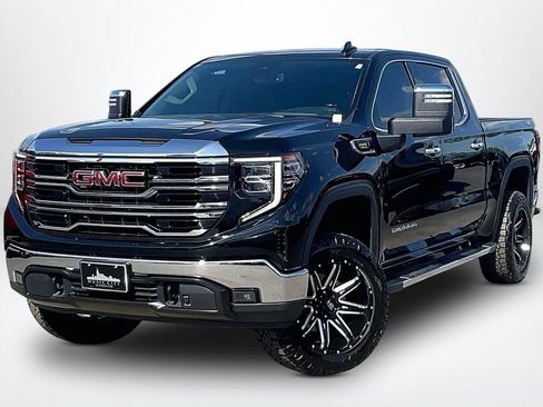 Used 2022 GMC Sierra 1500 SLT AWD/4WD image 3