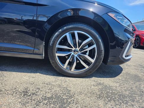 Used 2025 Volkswagen Jetta SE FWD image 15