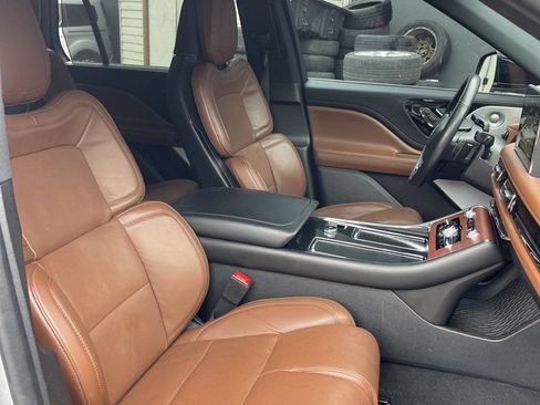 Used 2022 Lincoln Aviator Reserve w/ Equipment Group 201A AWD/4WD image 10