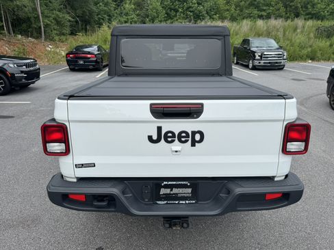 Used 2025 Jeep Gladiator Sport AWD/4WD image 6