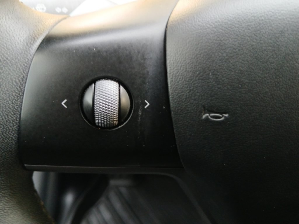 Used 2024 Tesla Model Y Long Range AWD/4WD image 11