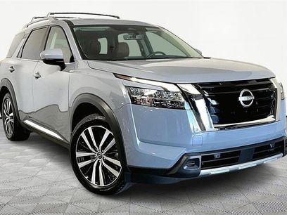 Used 2024 Nissan Pathfinder Platinum w/ Cargo Package