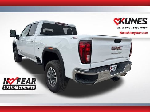 Used 2025 GMC Sierra 3500 SLE w/ SLE Convenience Package image 9