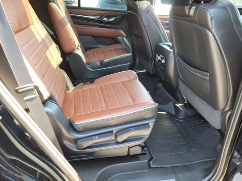 Used 2023 GMC Yukon Denali Ultimate w/ LPO, Floor Liner Package AWD/4WD image 12