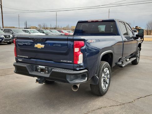 Used 2023 Chevrolet Silverado 2500 Custom w/ Custom Value Package image 4