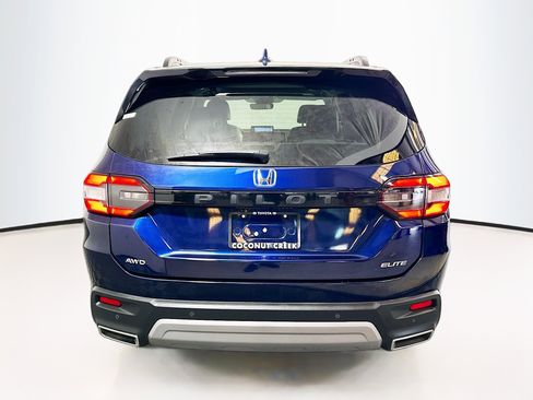 Used 2023 Honda Pilot Elite image 4
