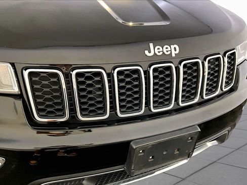 Used 2020 Jeep Grand Cherokee Limited AWD/4WD image 32