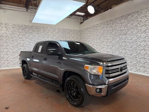 Used 2017 Toyota Tundra SR5 image 1
