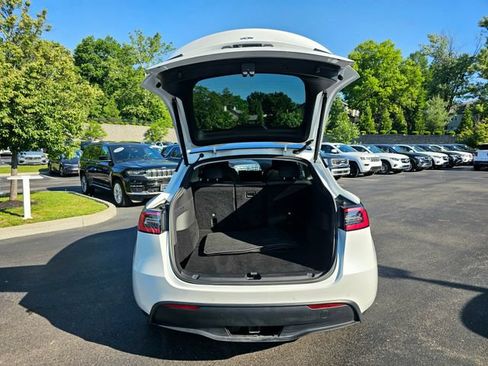 Used 2021 Tesla Model Y Long Range AWD/4WD image 10