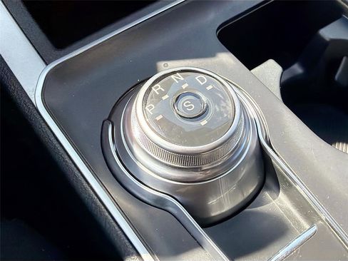 Used 2022 Ford Edge SE w/ Black Appearance Package image 17