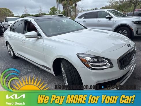 Used 2019 Kia K900 Luxury w/ VIP Package image 1