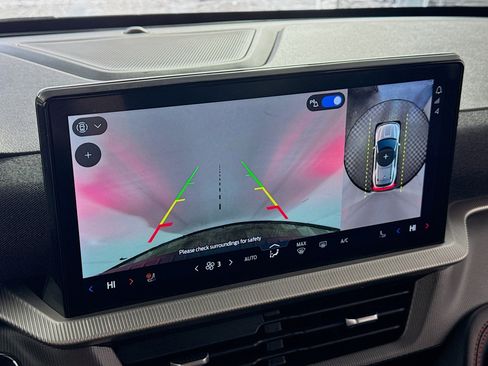 Used 2025 Ford Explorer ST-Line w/ ST-Line Street Pack image 3