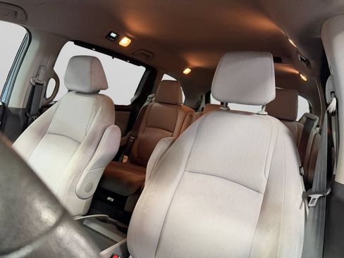 Used 2018 Honda Odyssey EX image 35
