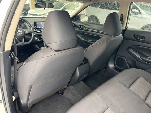 Certified 2024 Nissan Altima 2.5 S FWD image 9