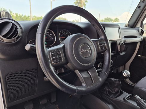 Used 2013 Jeep Wrangler Sport w/ Connectivity Group AWD/4WD image 21