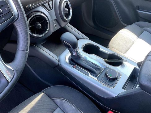 Used 2025 Chevrolet Blazer LT image 16