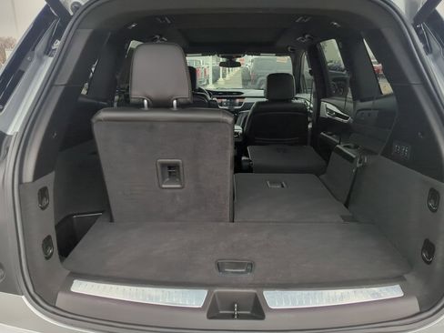 Used 2025 Cadillac XT6 Premium Luxury image 41