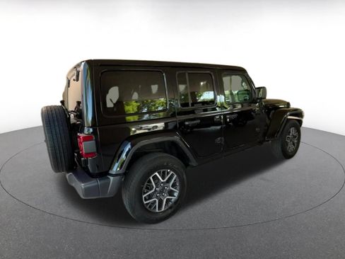 Used 2025 Jeep Wrangler Unlimited Sahara AWD/4WD image 14