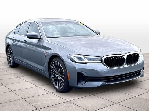 Used 2023 BMW 530e w/ Premium Package RWD image 3