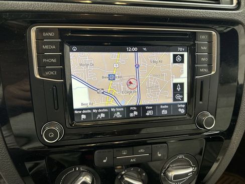 Used 2016 Volkswagen Jetta Sport FWD image 16