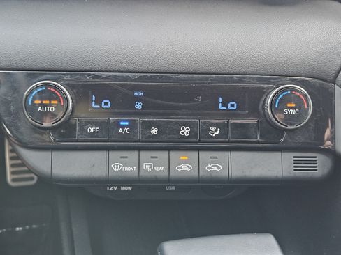 Used 2025 Hyundai Elantra Sport FWD image 19