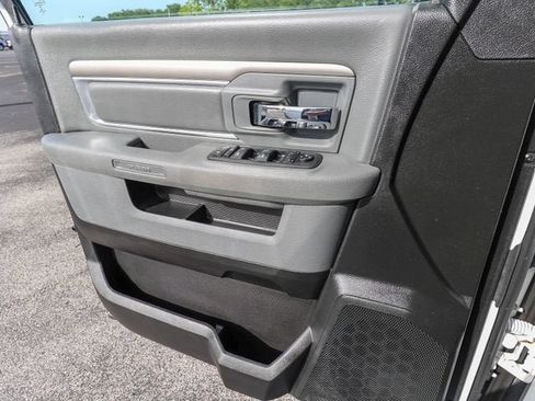 Used 2019 RAM 1500 Classic SLT RWD image 13
