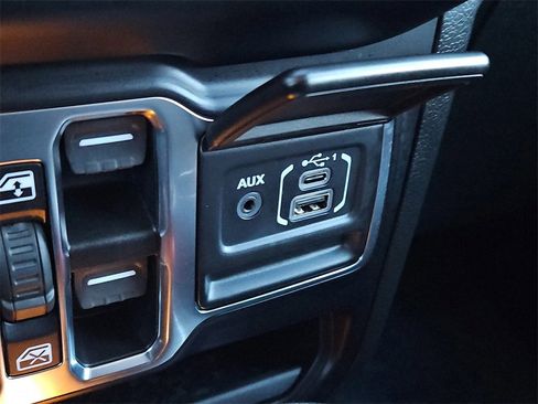 Used 2021 Jeep Wrangler Unlimited Sport image 17