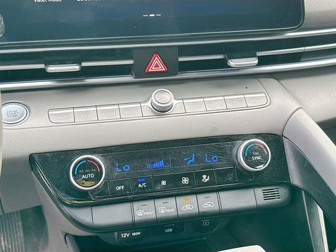 Used 2024 Hyundai Elantra SEL FWD image 18