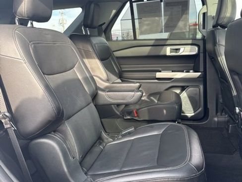 Used 2022 Ford Explorer Limited w/ Equipment Group 301A image 17