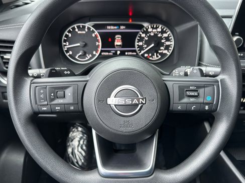 Used 2024 Nissan Rogue SV image 26