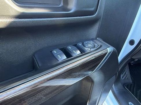 Used 2022 Chevrolet Silverado 2500 LT w/ Convenience Package image 21