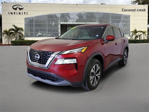 Used 2022 Nissan Rogue SV image 3