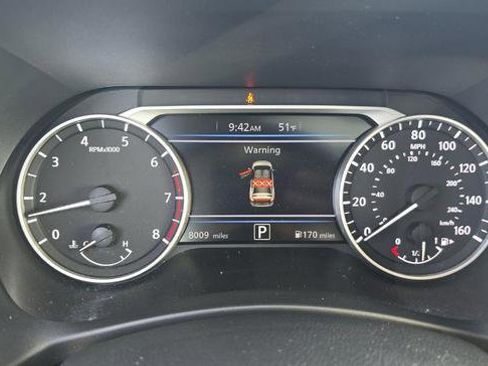 Used 2025 Nissan Sentra SR w/ SR Premium Package image 5