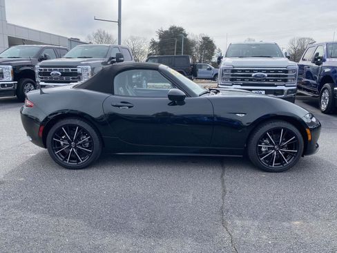 Used 2025 MAZDA MX-5 Miata Grand Touring w/ Weather Package image 8