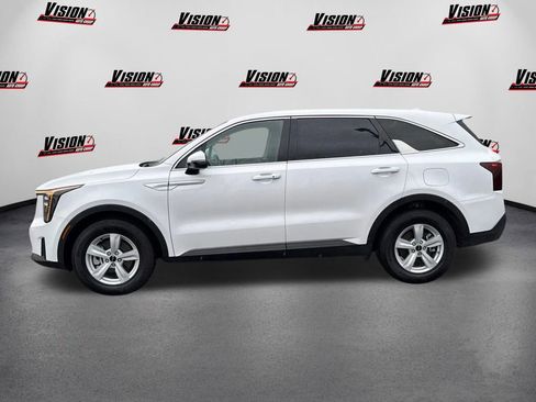 Certified 2025 Kia Sorento LX image 8