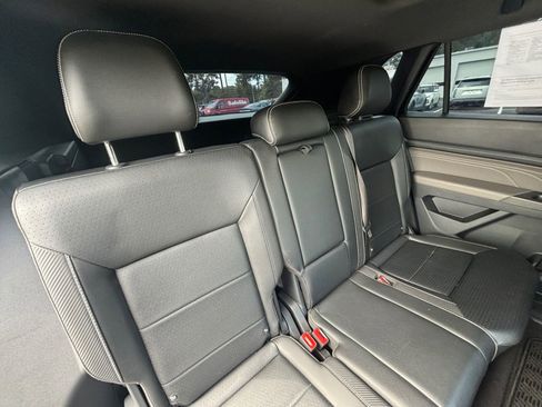 Used 2022 Volkswagen Atlas Cross Sport SE AWD/4WD image 18