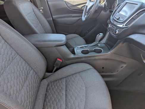 Used 2018 Chevrolet Equinox LT image 12