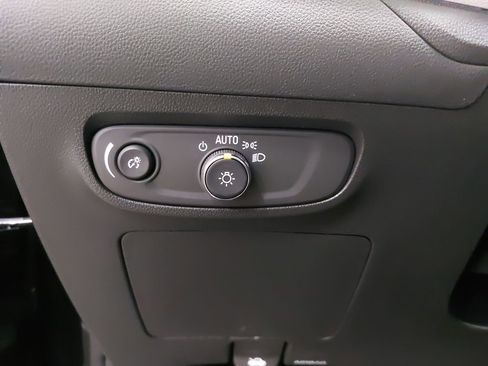 Used 2024 Buick Encore GX Avenir w/ Avenir Technology Package FWD image 29