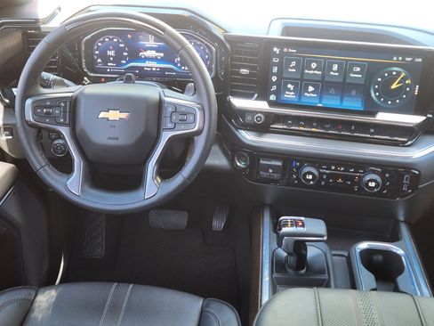 Used 2025 Chevrolet Silverado 1500 High Country AWD/4WD image 10