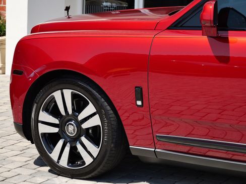 Used 2023 Rolls-Royce Cullinan AWD/4WD image 22