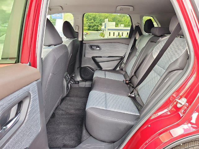 Used 2023 Nissan Rogue SV AWD/4WD image 11