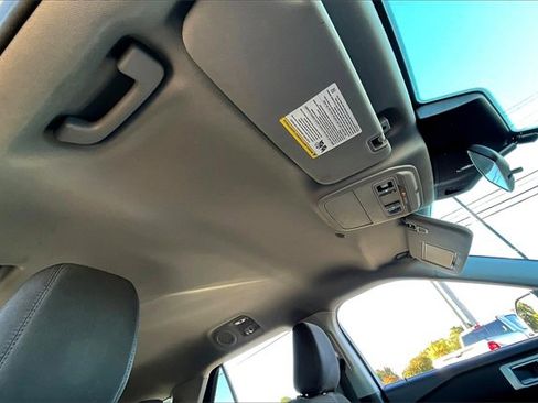 Used 2020 Ford Explorer XLT w/ Comfort Package image 24