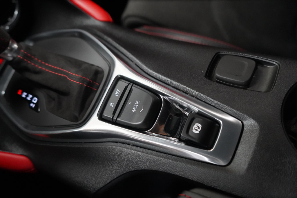 Used 2018 Chevrolet Camaro ZL1 RWD image 38