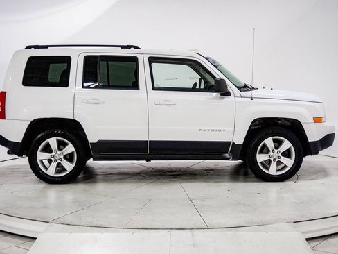 Used 2015 Jeep Patriot Latitude AWD/4WD image 10