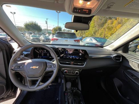 Used 2025 Chevrolet TrailBlazer LT image 29