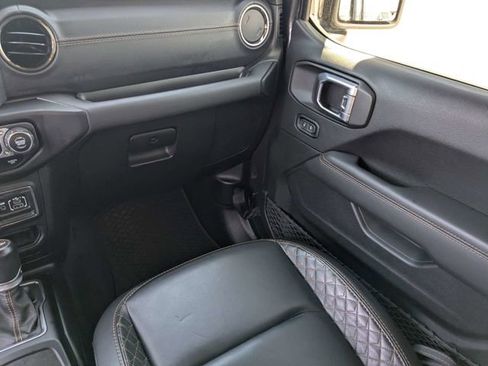 Used 2021 Jeep Wrangler Unlimited Sahara image 5