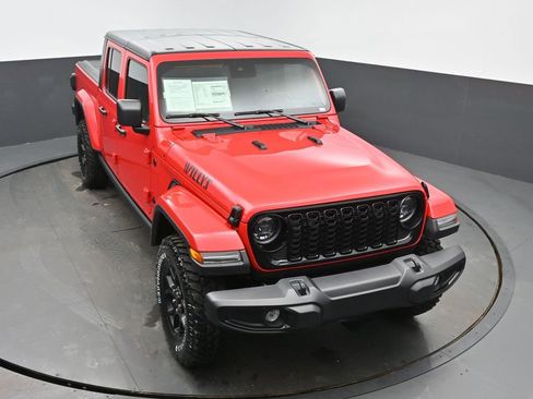 Used 2024 Jeep Gladiator Sport image 45
