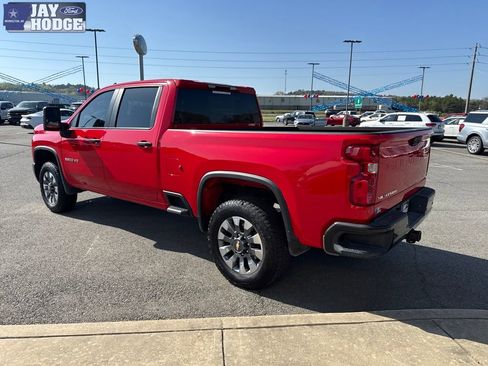 Used 2025 Chevrolet Silverado 2500 Custom w/ Custom Value Package image 4