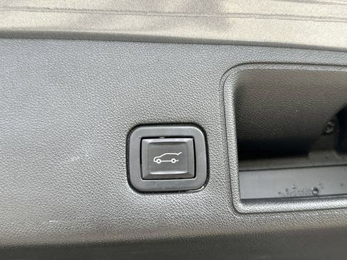 Used 2020 GMC Terrain SLE w/ Driver Convenience Package image 31