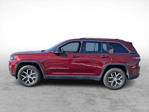 Certified 2024 Jeep Grand Cherokee Limited image 2